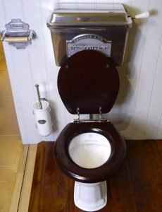 replacing toilet cistern