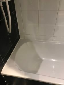 Bathtub with old silicon