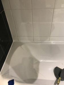 Fresh new silicon around bathtub 