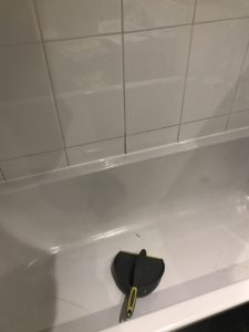 New fresh silicon around the bathtub